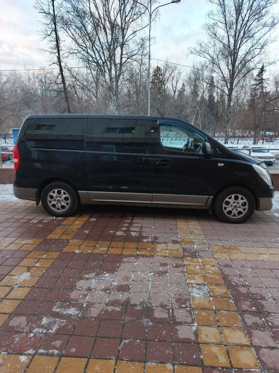 Hyundai H-1 2,5 АТ - изображение 1