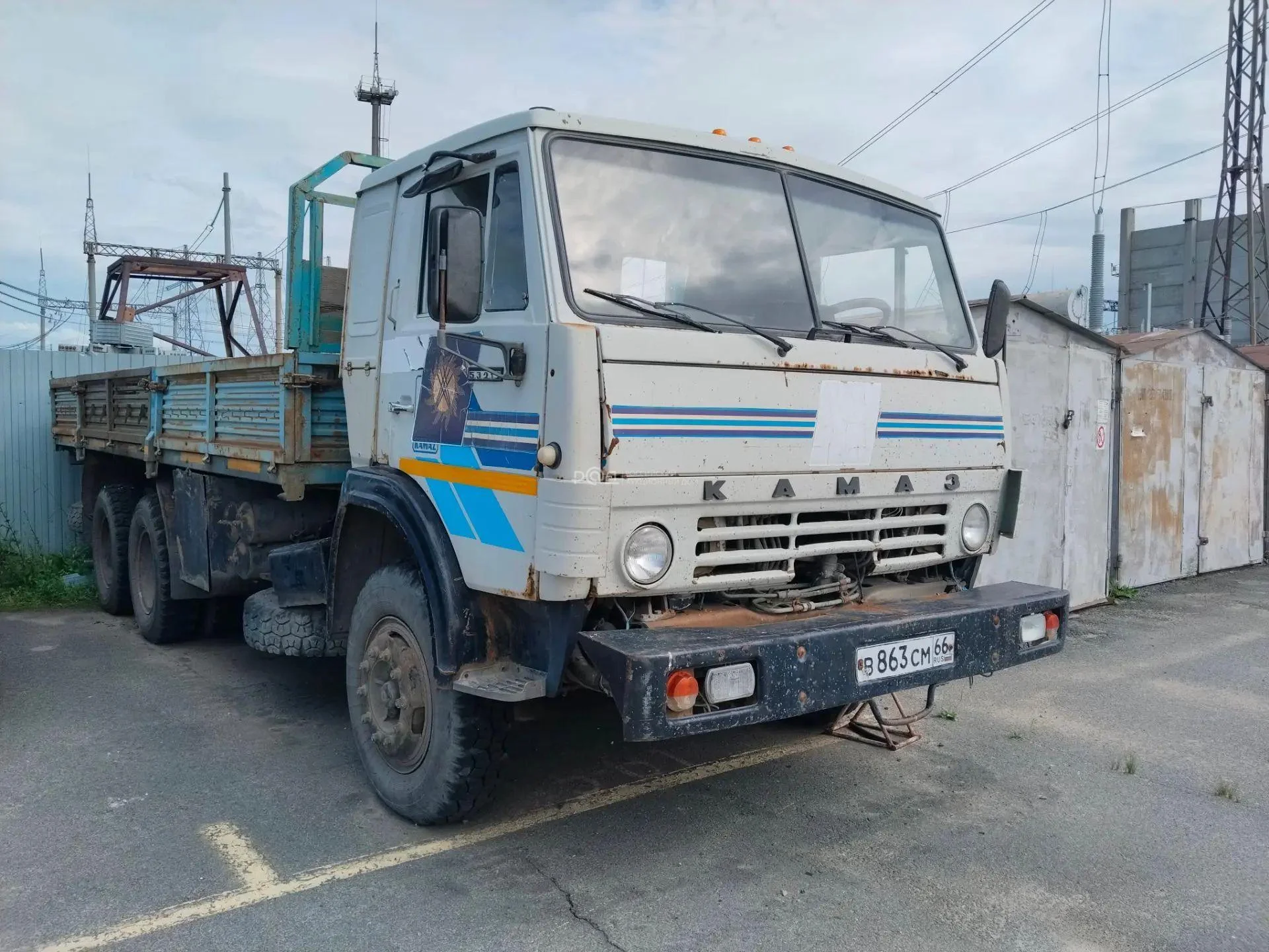 Грузовой бортовой КАМАЗ-53212 - миниатюра 3