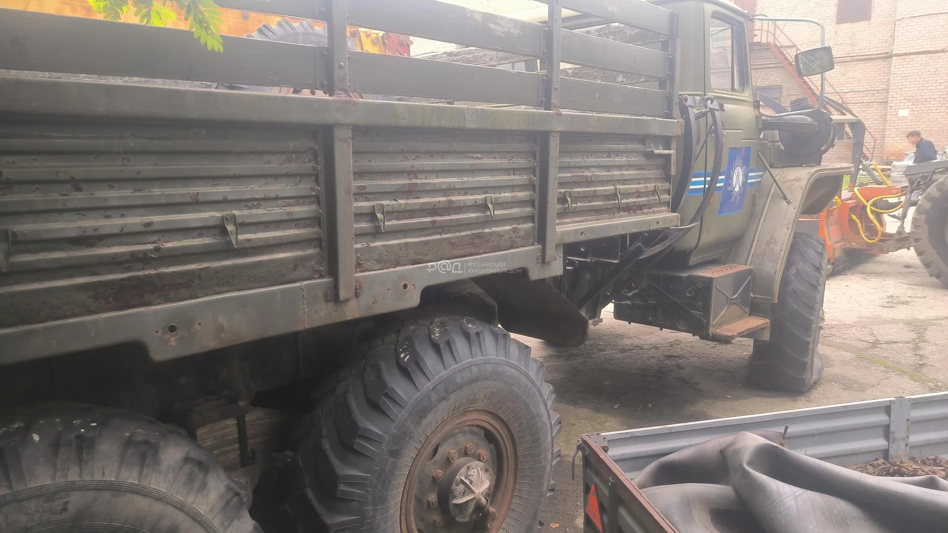 Грузовой бортовой Урал 4320-31 - миниатюра 5
