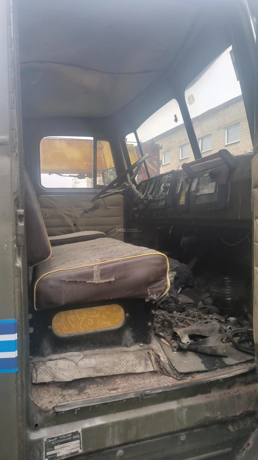 Грузовой бортовой Урал 4320-31 - миниатюра 6