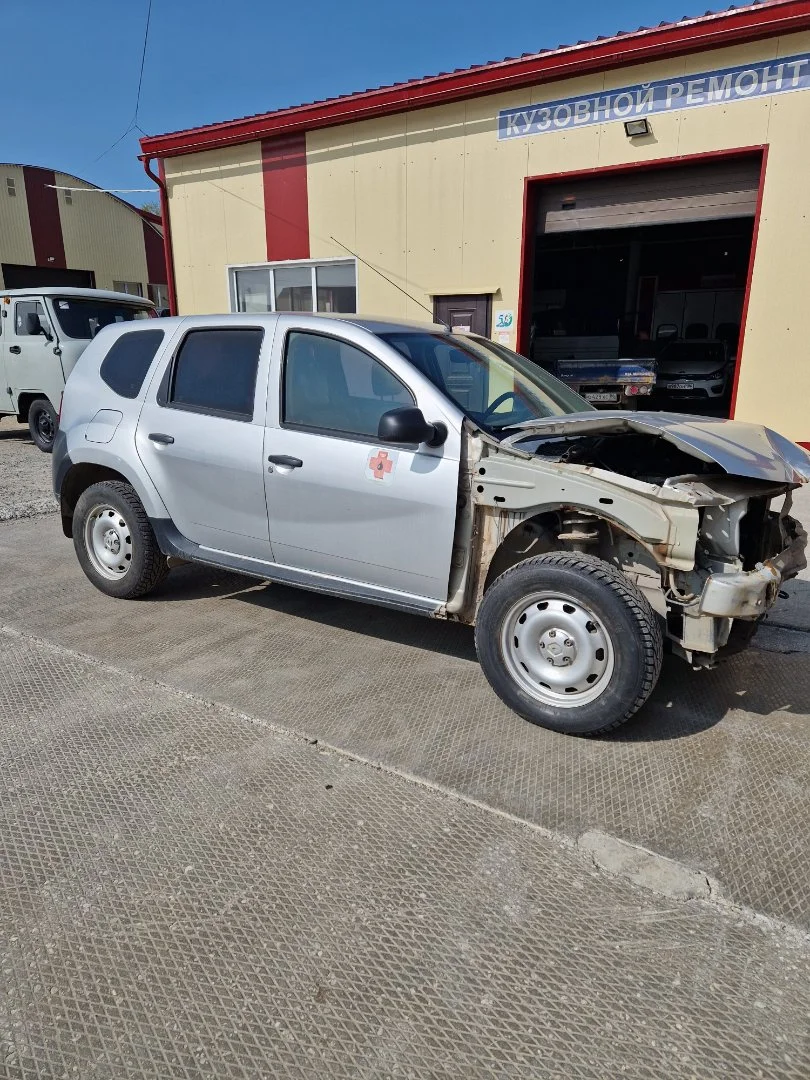 RENAULT DUSTER. - миниатюра 4