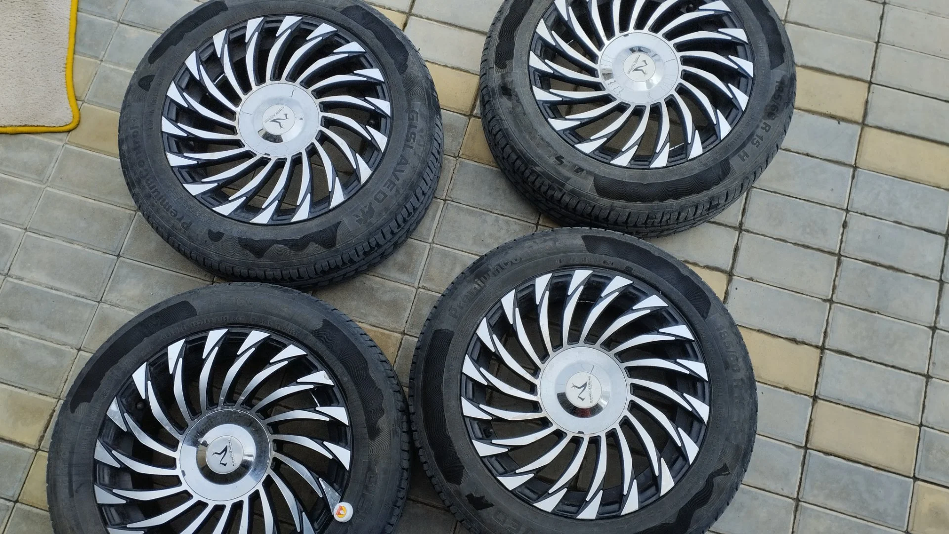 185/60 R15 шкод рапид поло 5 100 резина почти новая - миниатюра 7