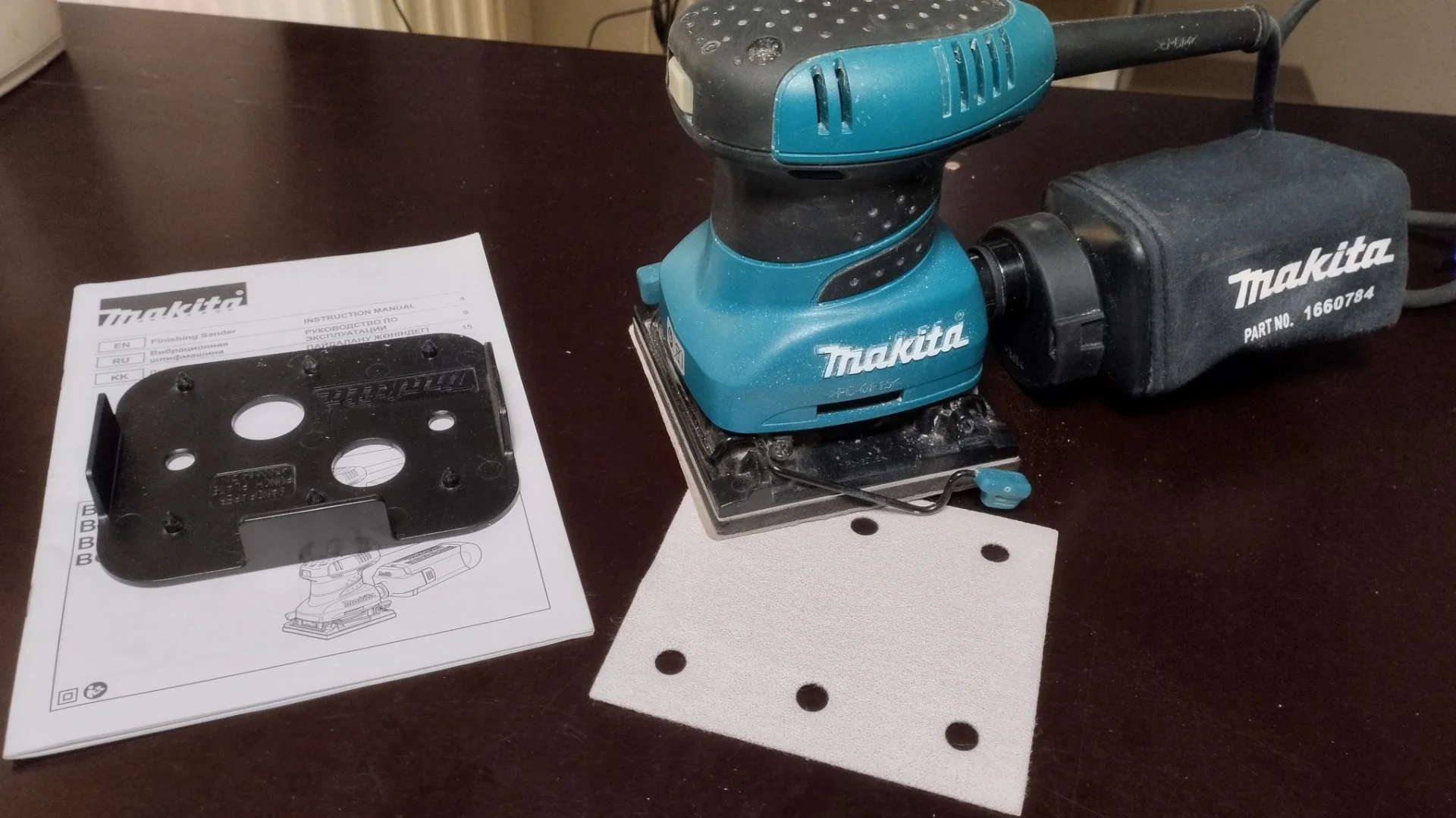 Шлифовальная машина makita BO4555 - изображение 1