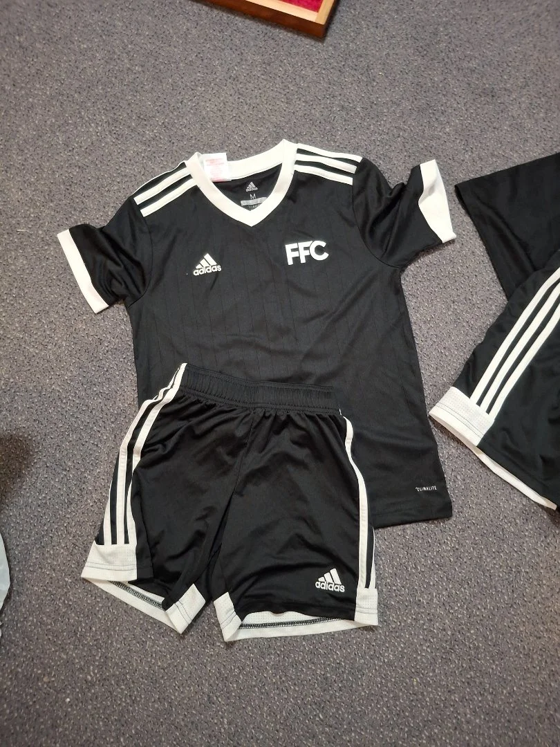 Футбольный комплект Adidas на тренировки - миниатюра 3