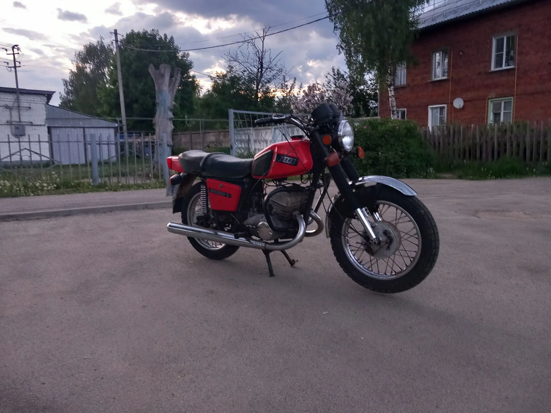 Продам мотоцикл иж ю5 - миниатюра 3