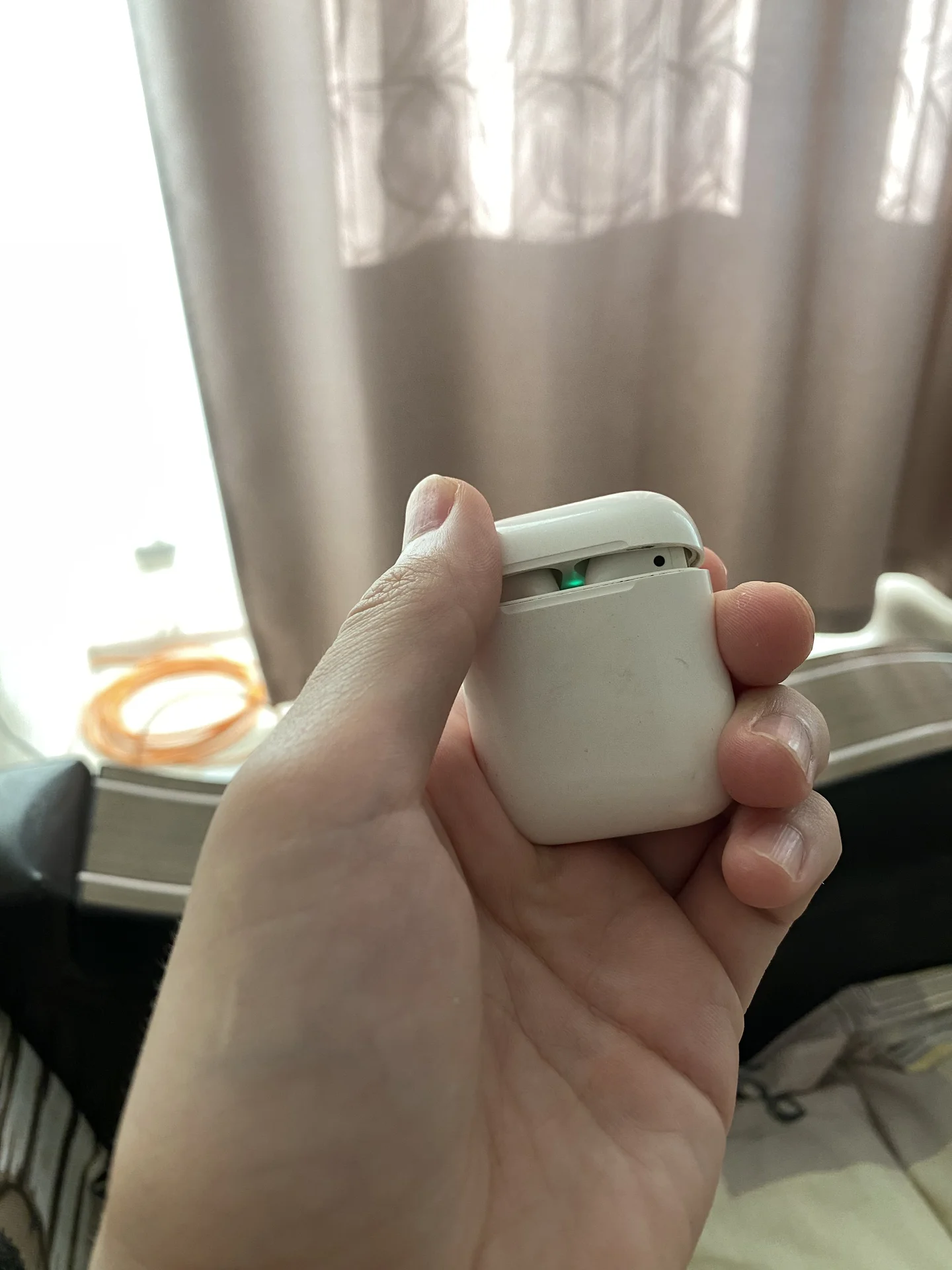 AirPods - изображение 1