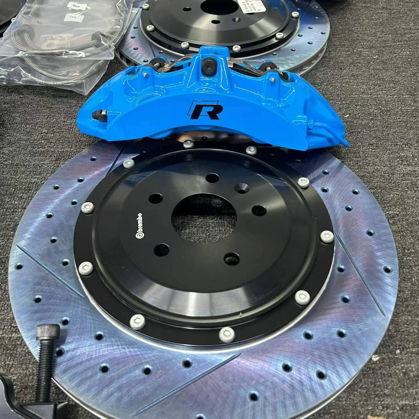 Тормоза Brembo GT6 VAG Kodiaq/Superb/Golf/Passat - изображение 1