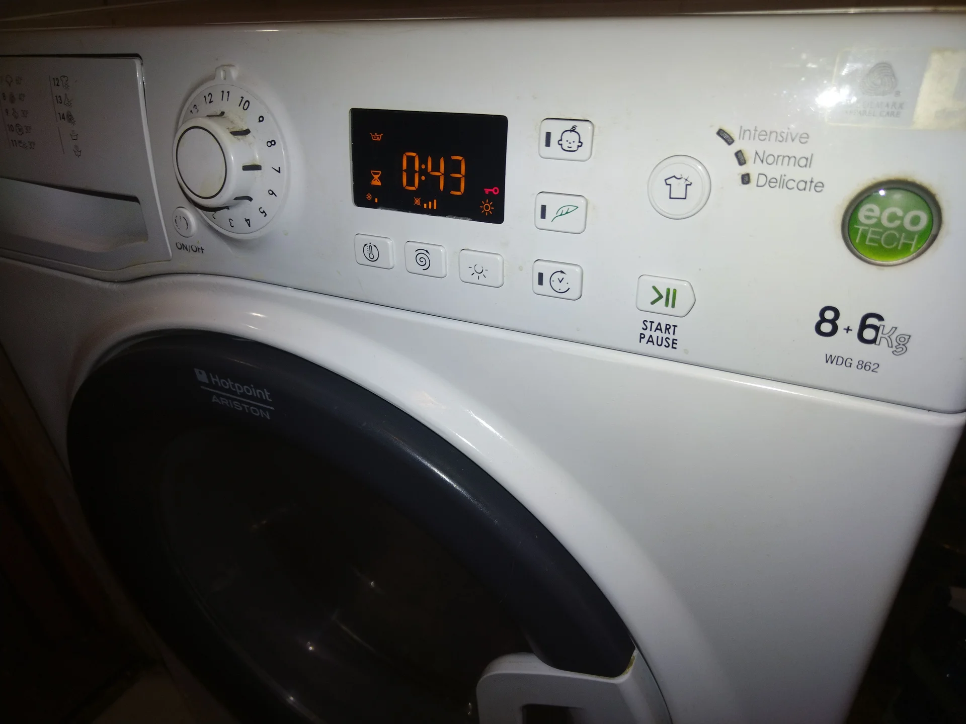 Ariston инвертор на 8 кг с сушкой - миниатюра 2
