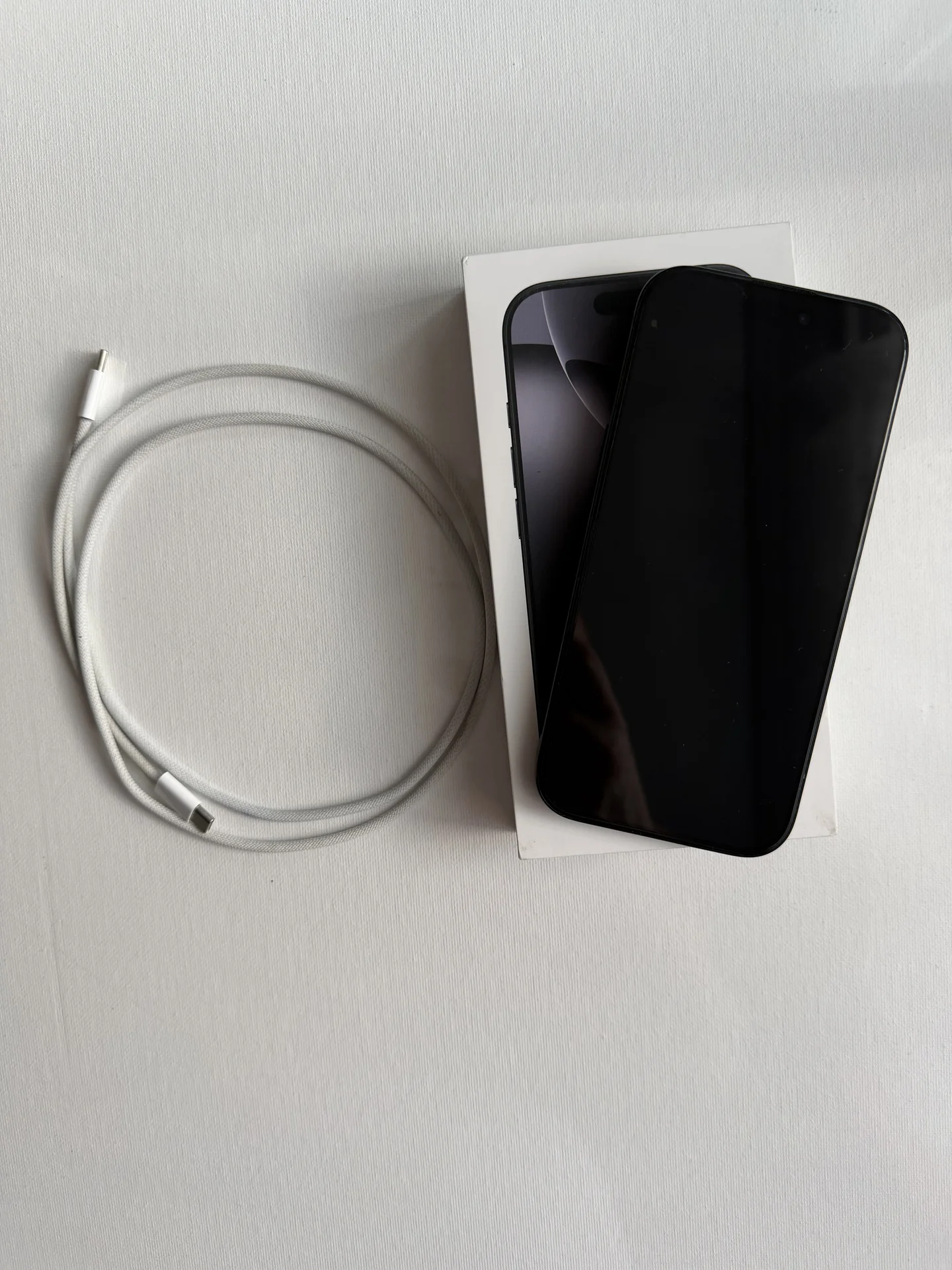 iPhone 16 pro 256 gB sim+esim черный - изображение 1