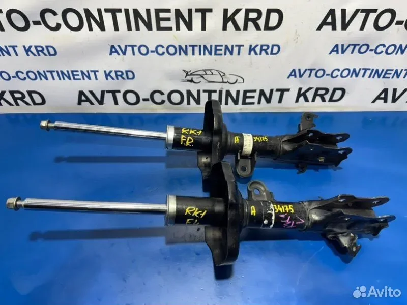 Амортизатор передний Honda Stepwgn RK1 R20A - изображение 1