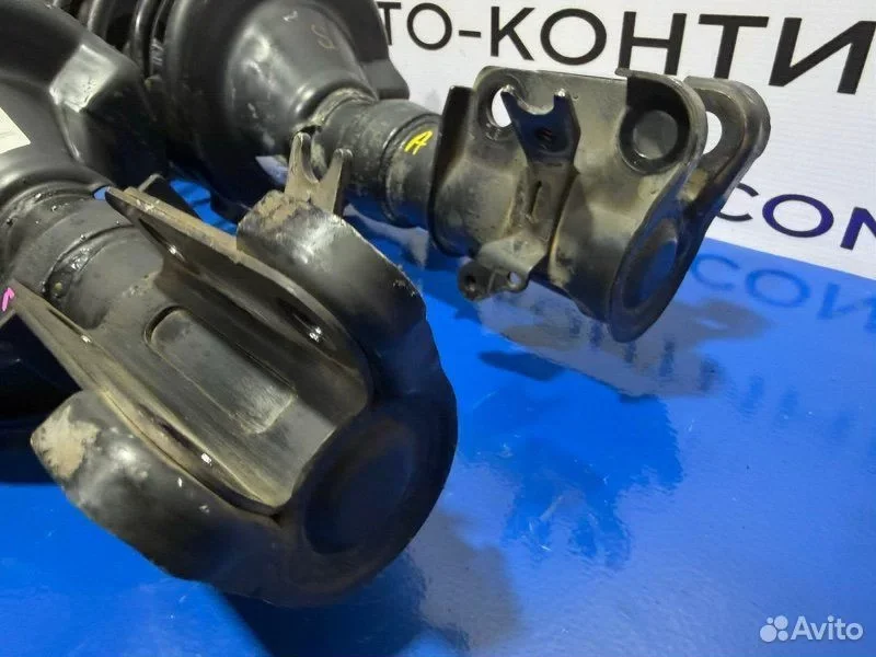 Стойка передняя Honda Stream RN1 D17A - миниатюра 2