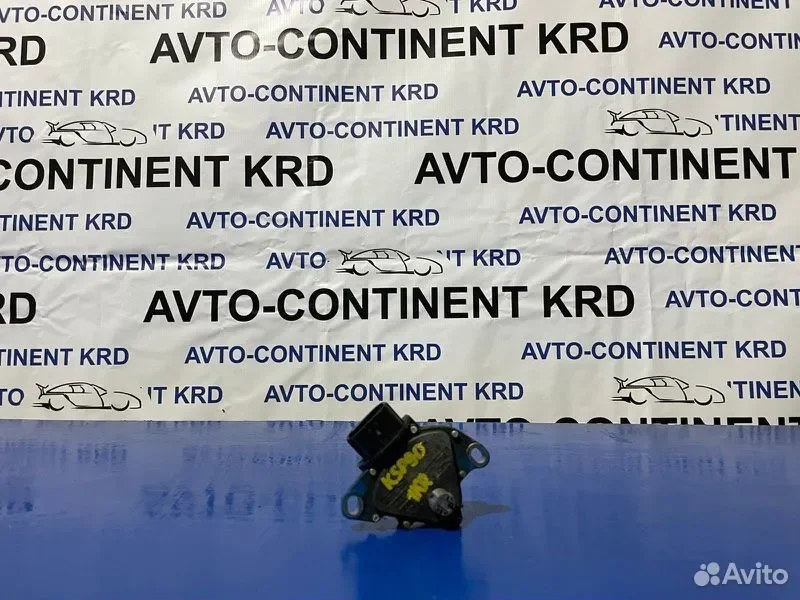 Датчик селектора АКПП Toyota Vitz KSP90 1KR - изображение 1