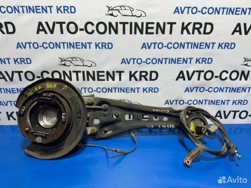 Поворотный кулак задний правый Honda Elysion RR1 - миниатюра 2