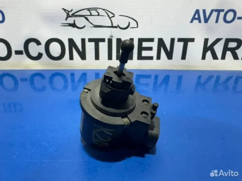 Моторчик корректора фар Toyota Wish ANE11 1AZ - миниатюра 4