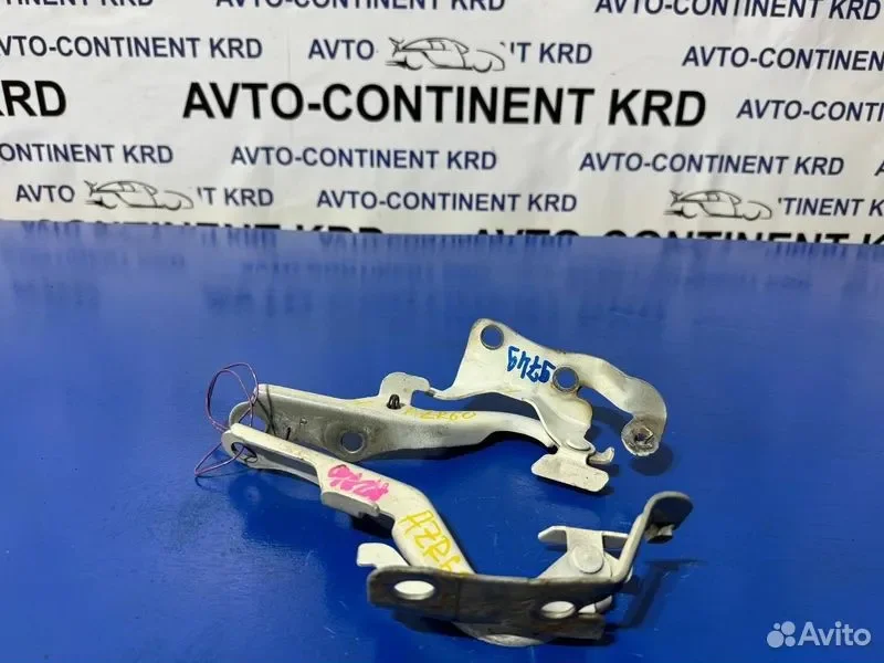 Петля капота Toyota Noah AZR60 1AZ - миниатюра 2