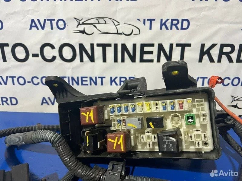 Блок предохранителей Toyota Alphard MNH15 1MZ - миниатюра 3