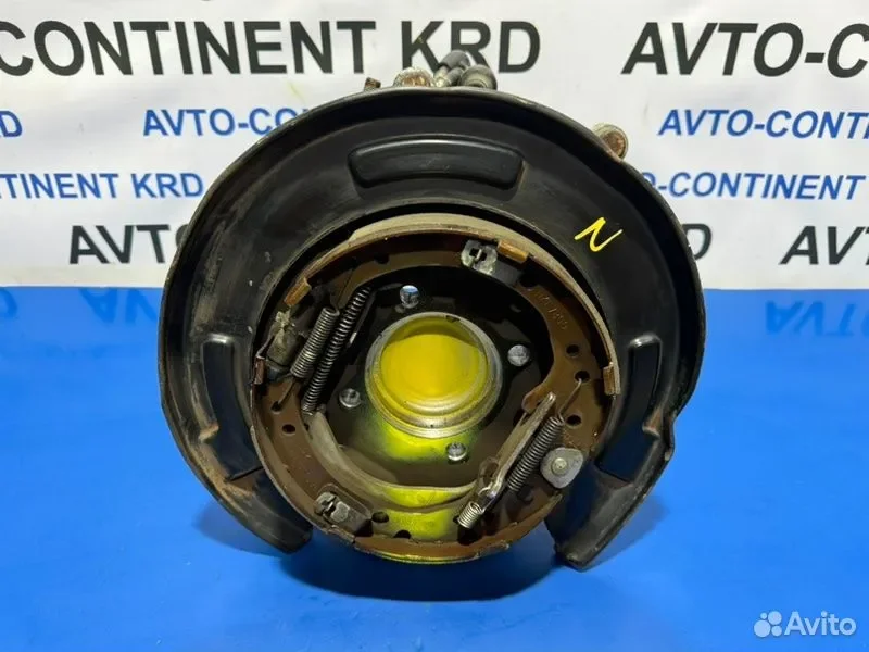 Поворотный кулак задний левый Honda Elysion RR1 - миниатюра 2