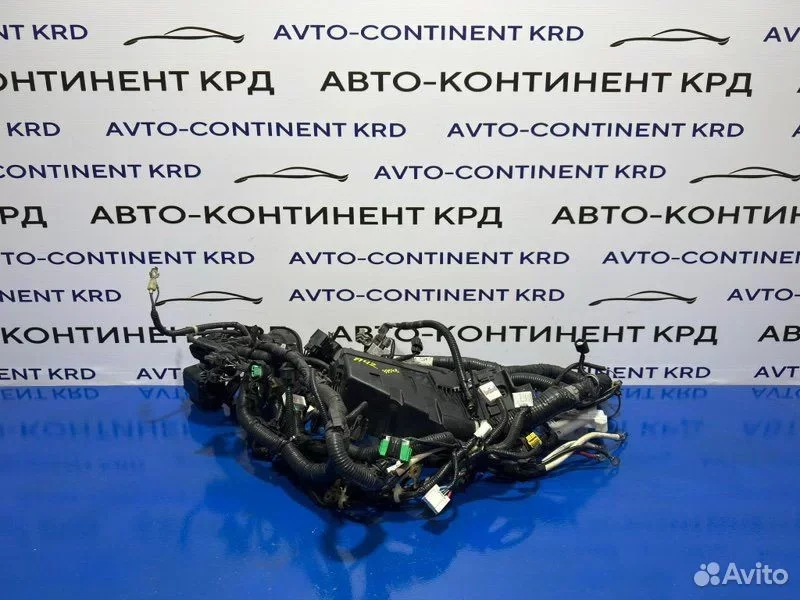 Блок предохранителей Honda Stepwgn RP3 L15B - изображение 1
