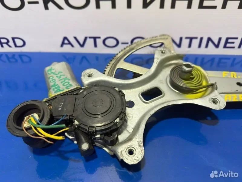 Стеклоподъемник передний правый Toyota Noah AZR60 - миниатюра 3