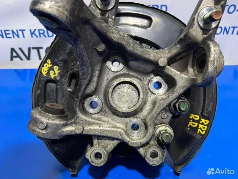 Поворотный кулак задний правый Honda Elysion RR1 - миниатюра 6
