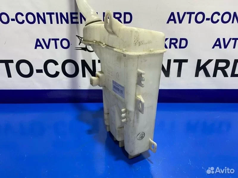 Бачок стеклоомывателя Toyota Alphard ANH10 2AZ - миниатюра 3