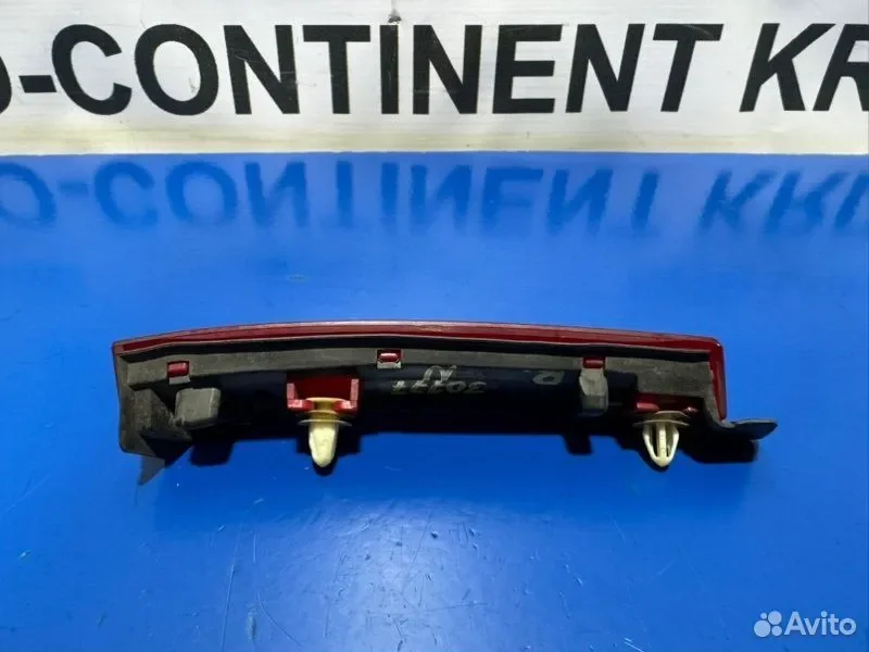 Катафот верхний задний правый Honda Elysion RR2 - миниатюра 2