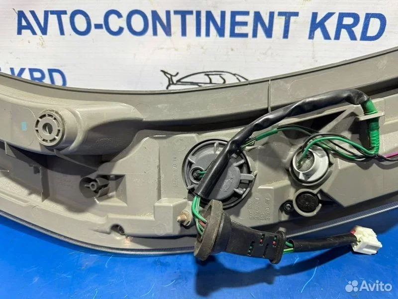 Стоп правый Nissan Leaf ZE0 EM61 - миниатюра 4