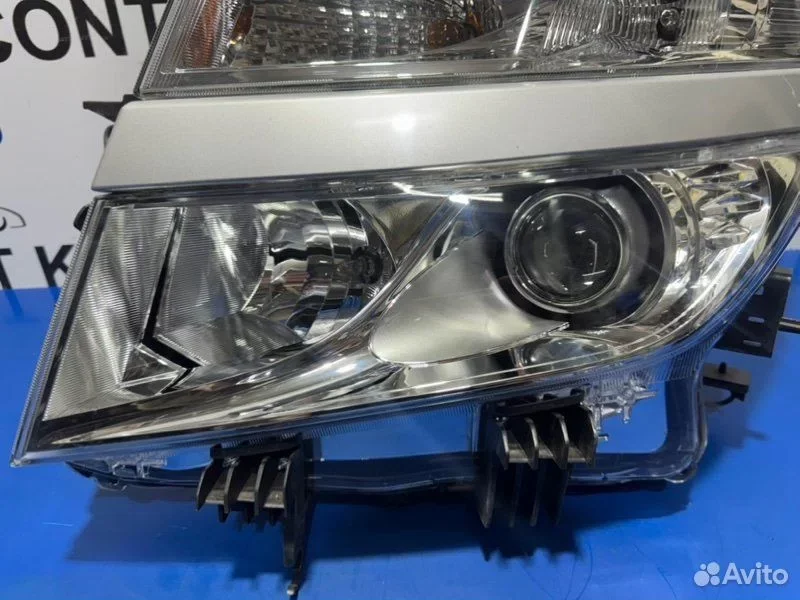 Фара передняя левая Nissan Elgrand PE52 VQ35 - миниатюра 2