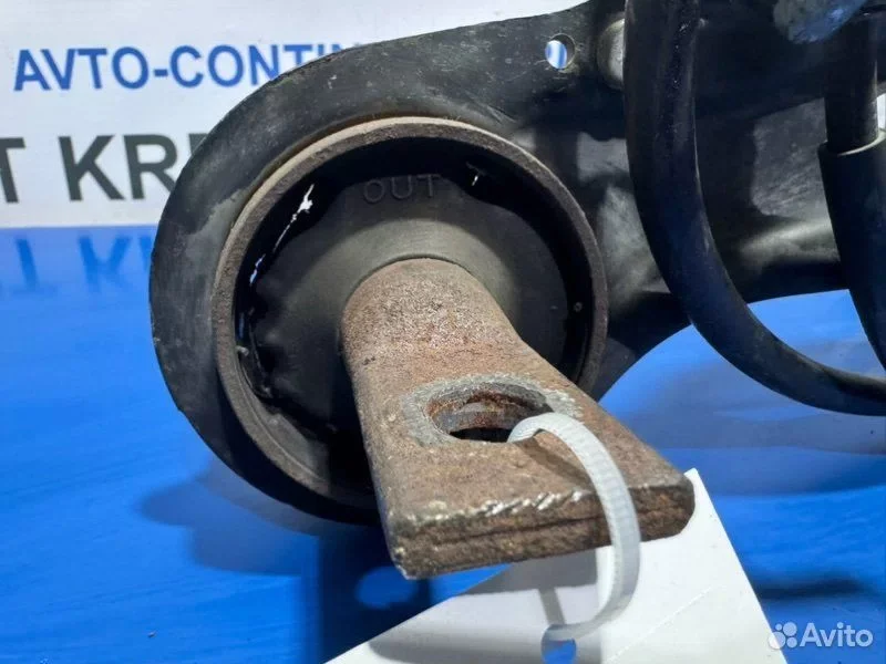 Поворотный кулак задний правый Honda Elysion RR3 - миниатюра 2