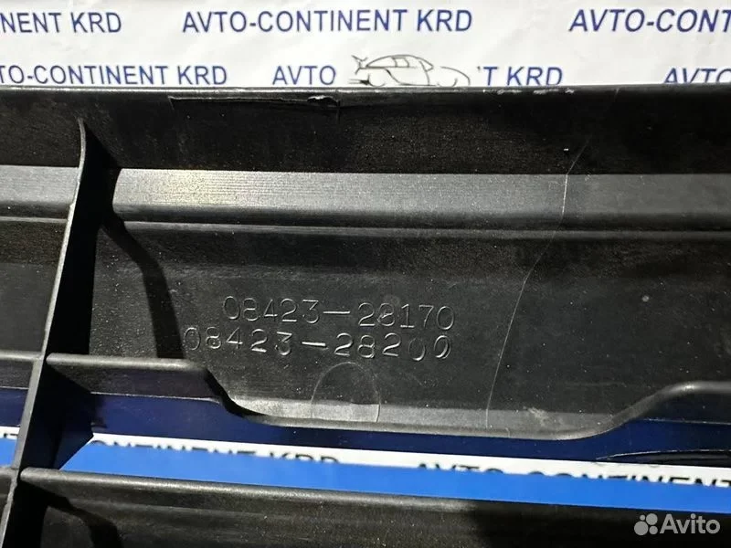Решетка радиатора Toyota Noah AZR60 1AZ - миниатюра 9
