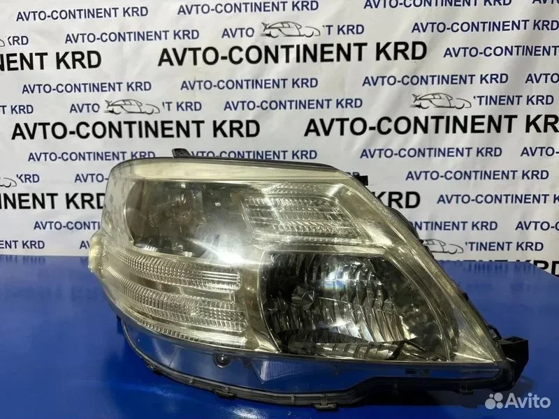 Фара правая Toyota Alphard ANH10 2AZ - изображение 1