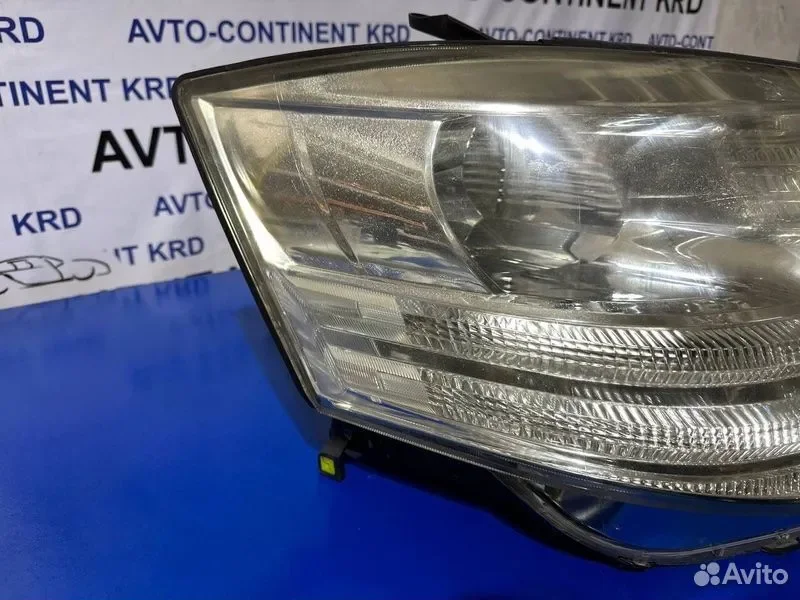 Фара правая Toyota Alphard ANH10 2AZ - миниатюра 4