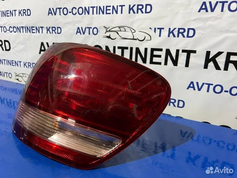 Стоп правый Toyota Ipsum ACM26 2AZ - миниатюра 2