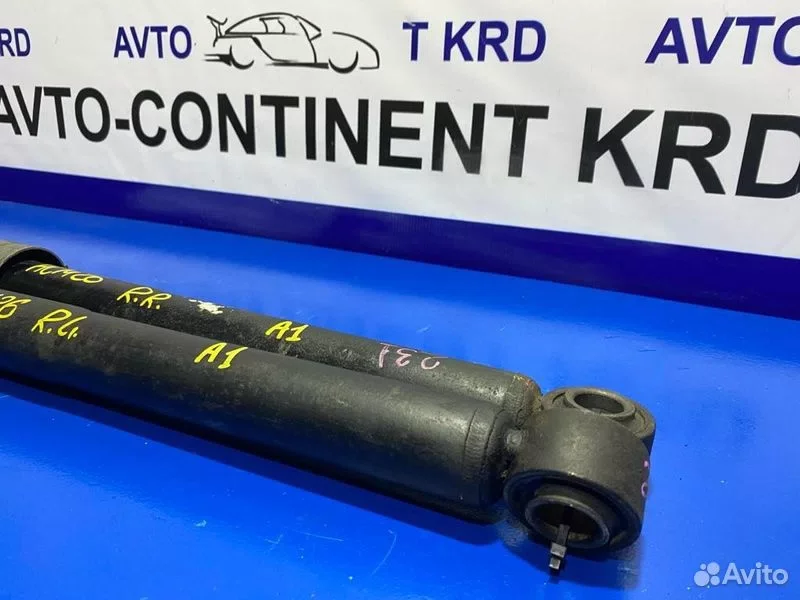 Амортизатор задний Toyota Ipsum ACM26 2AZ - миниатюра 3