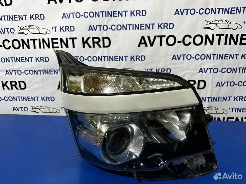 Фара правая Toyota Voxy ZRR75 3ZR - миниатюра 2