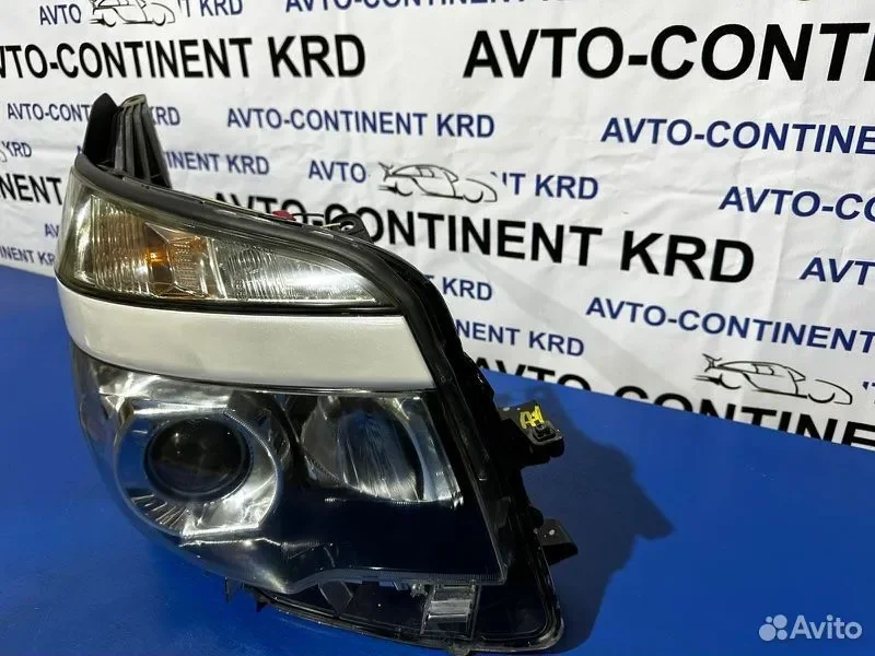 Фара правая Toyota Voxy ZRR75 3ZR - миниатюра 4