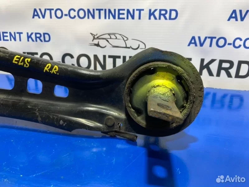 Поворотный кулак задний правый Honda Elysion RR1 - миниатюра 3