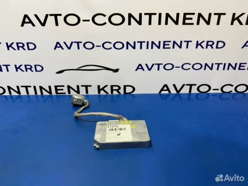 Блок розжига ксенона Toyota Alphard ANH10 2AZ - изображение 1