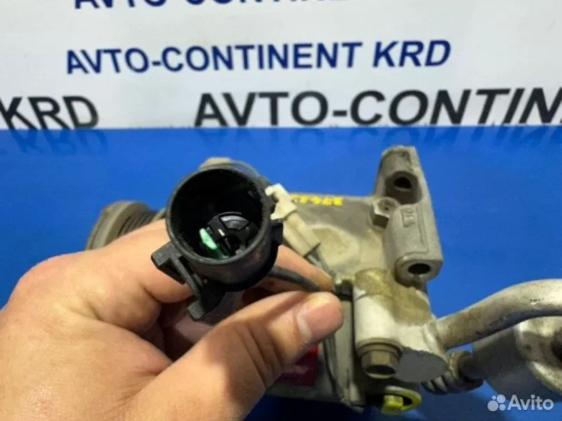 Компрессор кондиционера Mitsubishi Dion CR6W 4G94 - миниатюра 3
