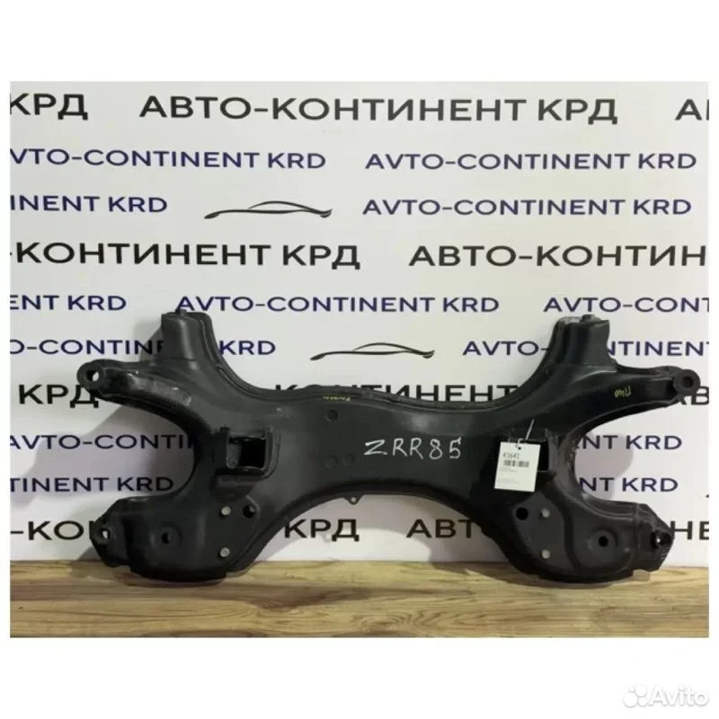 Балка под двс Toyota Voxy ZRR85 3ZR - изображение 1