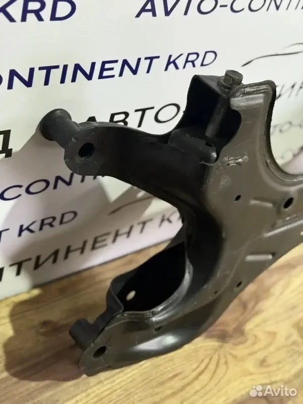 Балка под двс Toyota Voxy ZRR85 3ZR - миниатюра 8