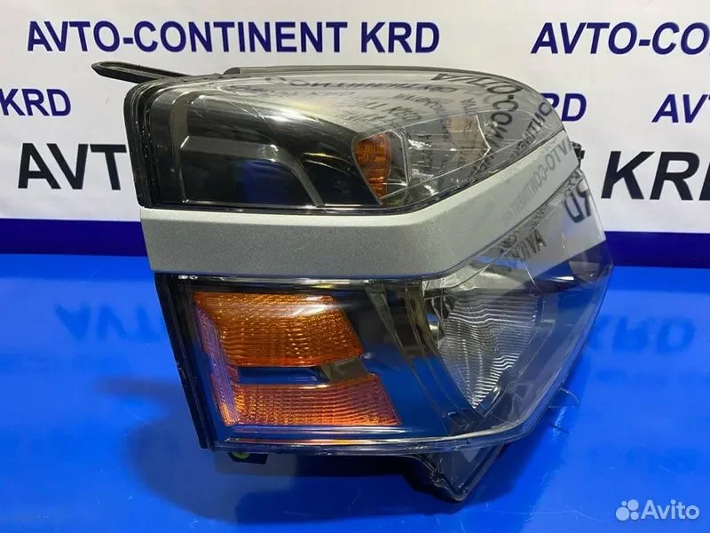 Фара правая Toyota Voxy AZR60 1AZ - миниатюра 3