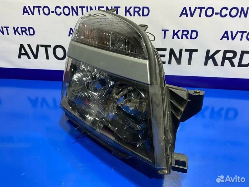 Фара правая Toyota Voxy AZR60 1AZ - миниатюра 4