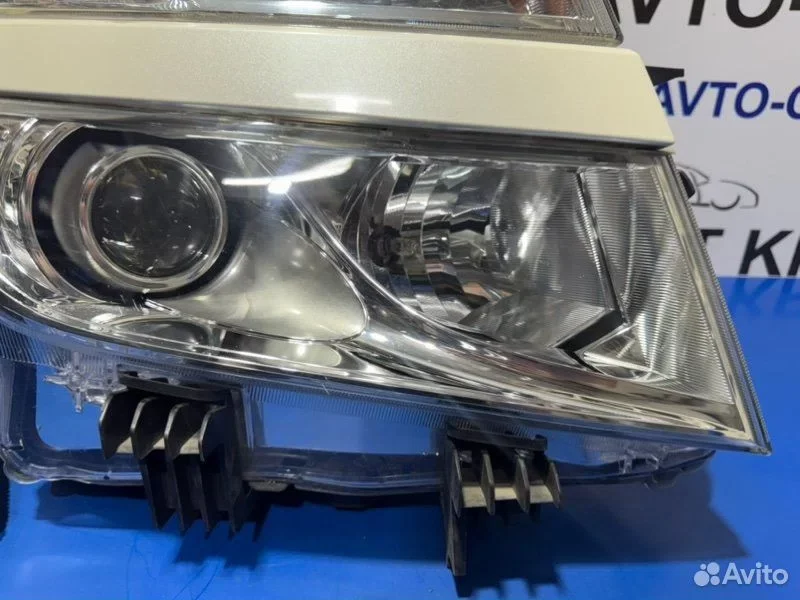 Фара передняя правая Nissan Elgrand PE52 VQ35 - миниатюра 2