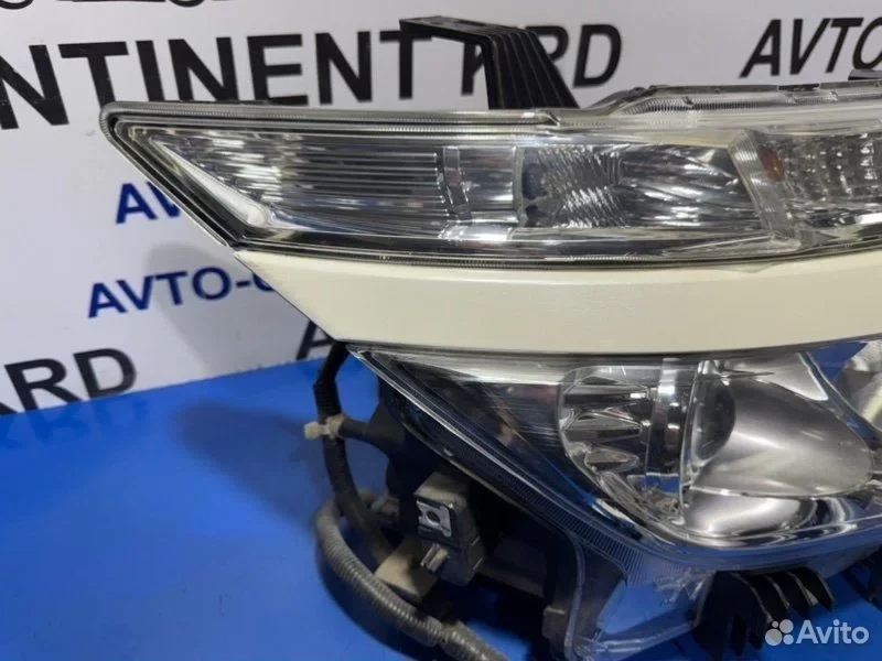 Фара передняя правая Nissan Elgrand PE52 VQ35 - миниатюра 4
