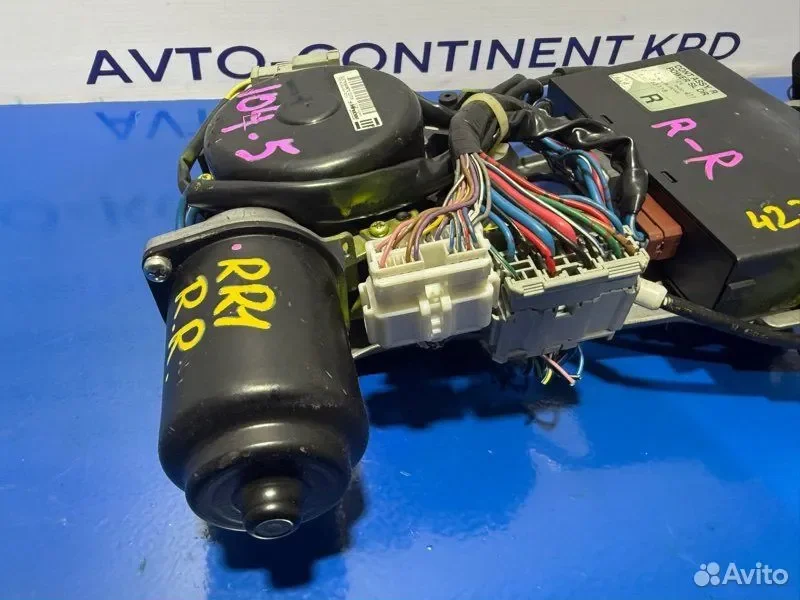 Доводчик двери задний правый Honda Elysion RR1 - миниатюра 3