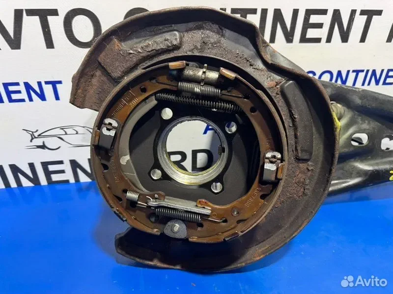 Поворотный кулак задний левый Honda Elysion RR2 - миниатюра 2