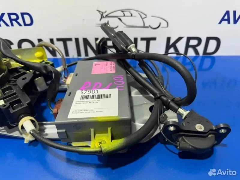Доводчик двери задний левый Honda Elysion RR1 K24A - миниатюра 2
