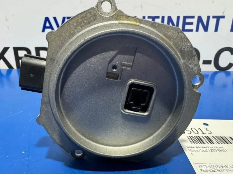 Блок розжига ксенона Nissan Leaf AZE0 EM57 - миниатюра 4
