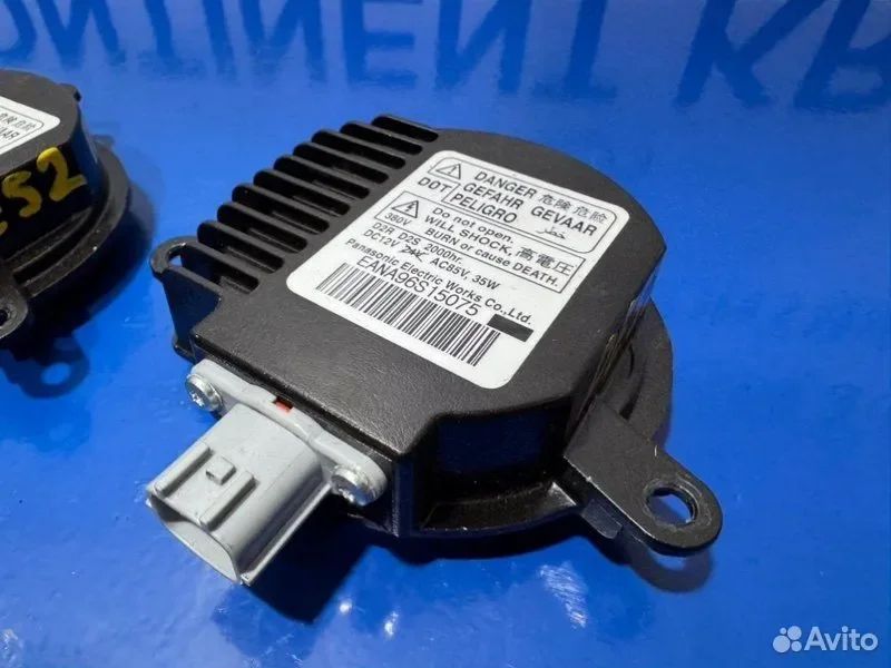 Блок розжига ксенона Nissan Elgrand PE52 VQ35 - миниатюра 4